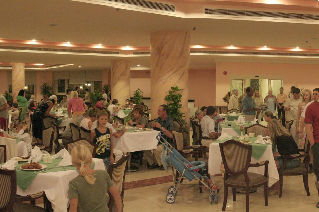 Golden 5 Emerald Resort Hurghada Exterior photo